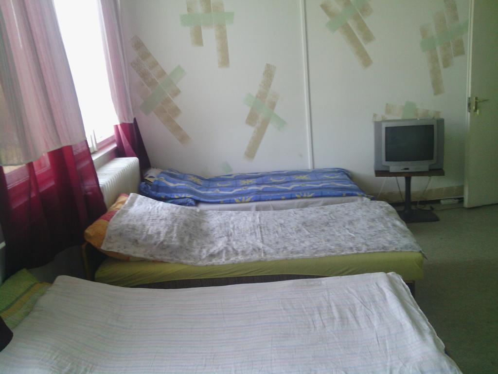 Centrum Panzio Kaposvár Chambre photo