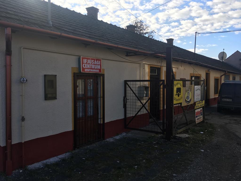 Centrum Panzio Kaposvár Extérieur photo